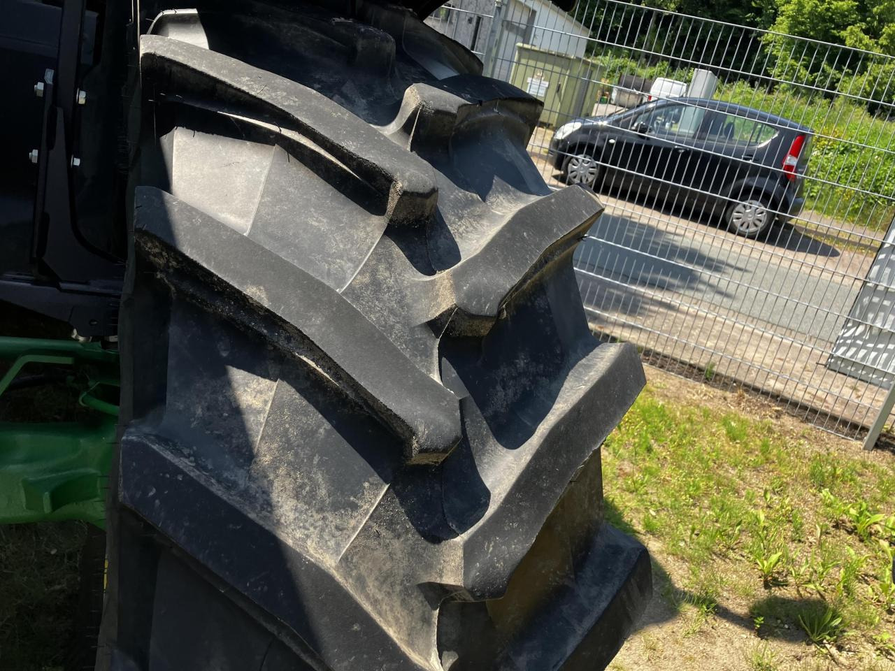Trelleborg 480/70R30 - Gumiabroncs - Mezőgazdasági gépek: 1 kép. Trelleborg 480/70R30 - Gumiabroncs - Mezőgazdasági gépek: 1 kép.