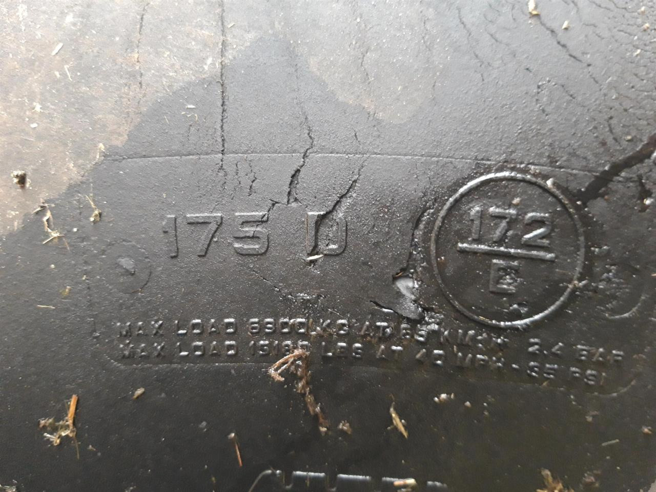 Trelleborg 710/75R42 - Gumiabroncs - Mezőgazdasági gépek: 5 kép. Trelleborg 710/75R42 - Gumiabroncs - Mezőgazdasági gépek: 5 kép.