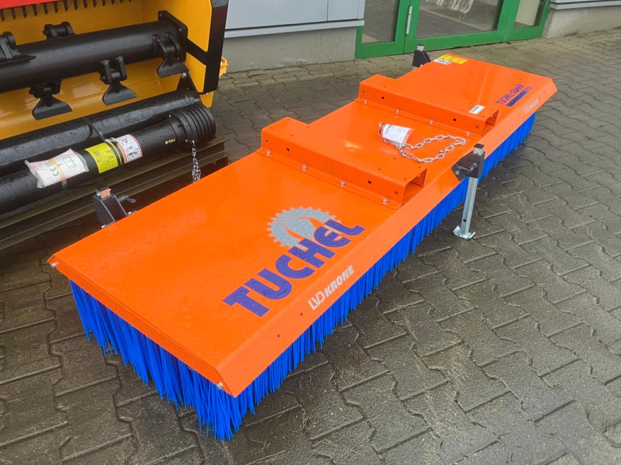 Tuchel Solo 250 - Ferde seprő: 2 kép. Tuchel Solo 250 - Ferde seprő: 2 kép.