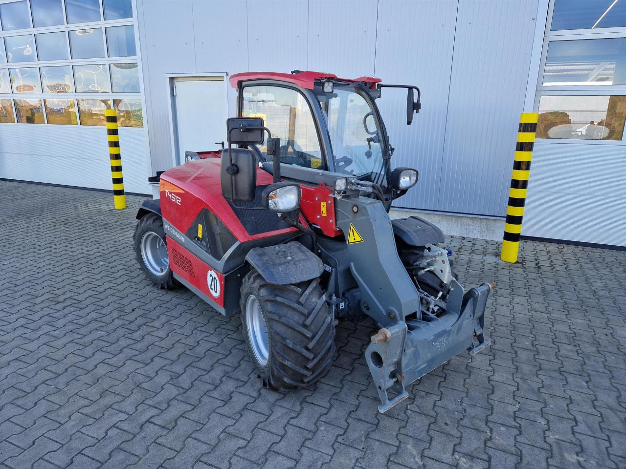 Weidemann T4512 - Teleszkópos rakodó: 1 kép. Weidemann T4512 - Teleszkópos rakodó: 1 kép.