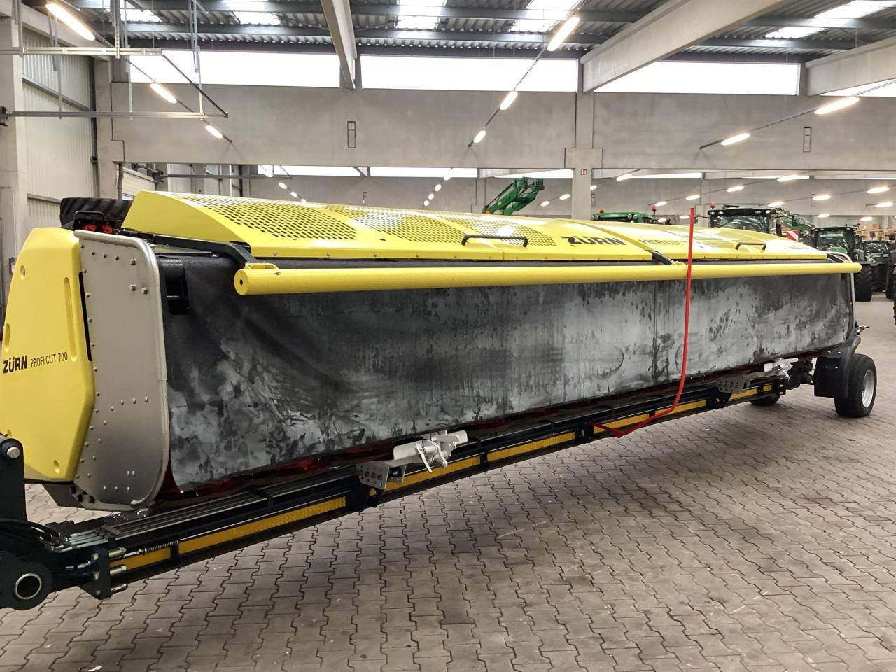 Zürn Profi Cut 700 - Takarmánybetakarító gép: 4 kép. Zürn Profi Cut 700 - Takarmánybetakarító gép: 4 kép.