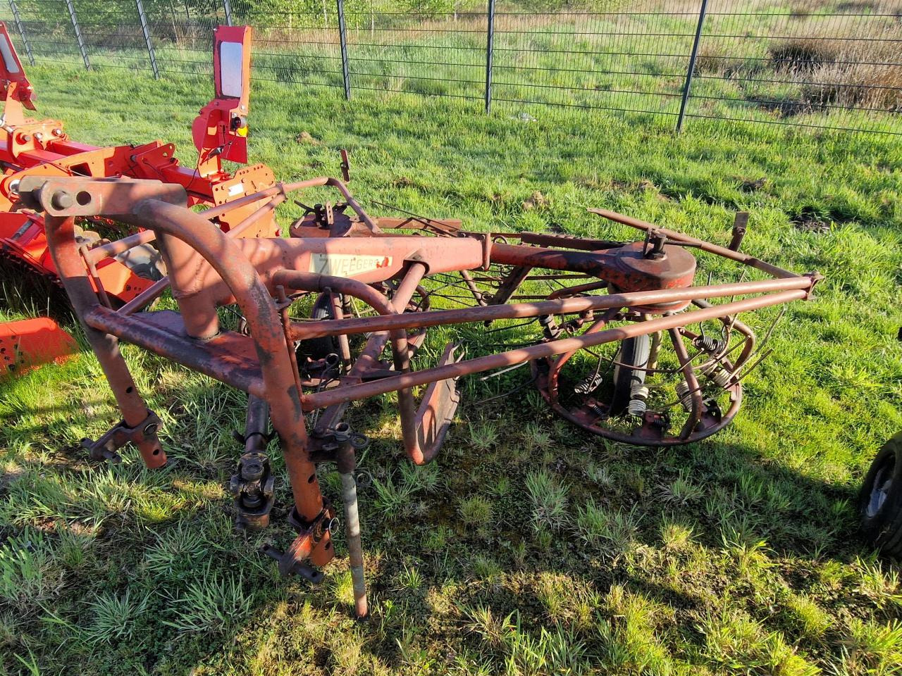 Zweegers Kombiheuer - Szénaforgató: 2 kép. Zweegers Kombiheuer - Szénaforgató: 2 kép.