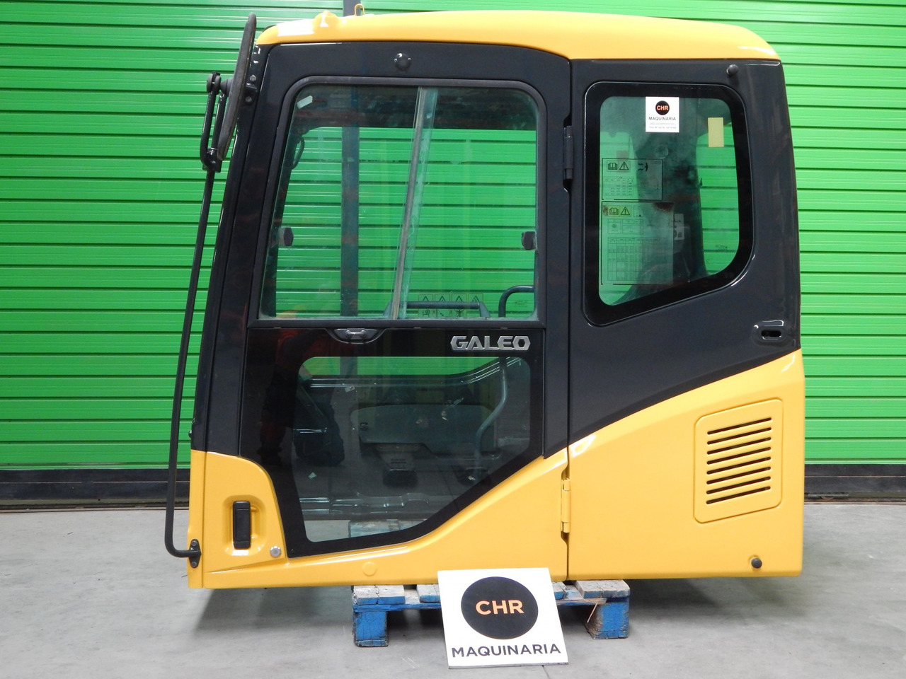 Cab KOMATSU PC-7 20Y-54-01150 - Fülke - Építőipari gépek: 5 kép. Cab KOMATSU PC-7 20Y-54-01150 - Fülke - Építőipari gépek: 5 kép.