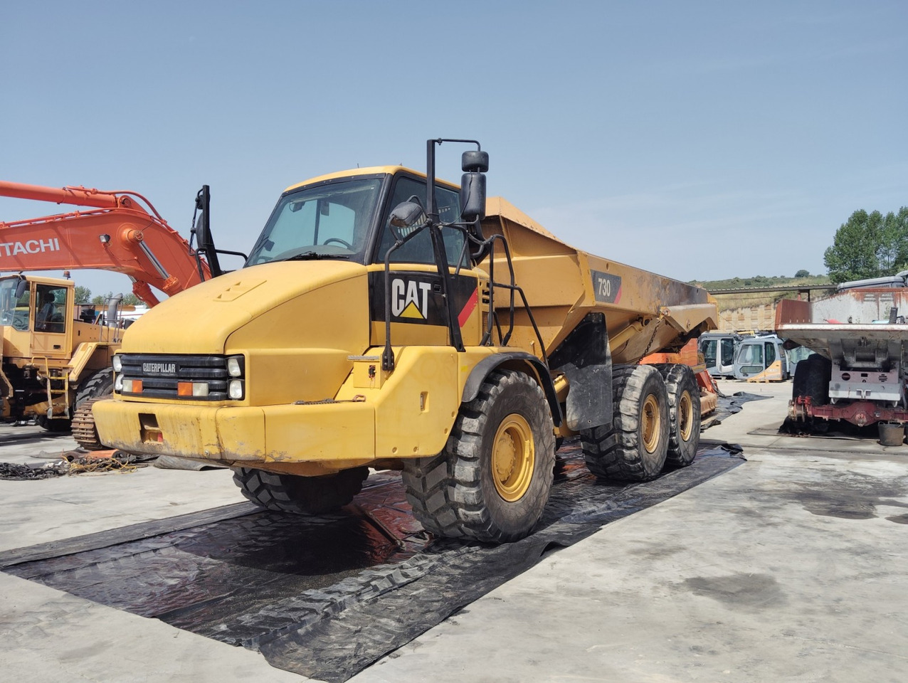 DUMPER ARTICULADO CATERPILLAR 730 - Csuklós dömper: 1 kép. DUMPER ARTICULADO CATERPILLAR 730 - Csuklós dömper: 1 kép.