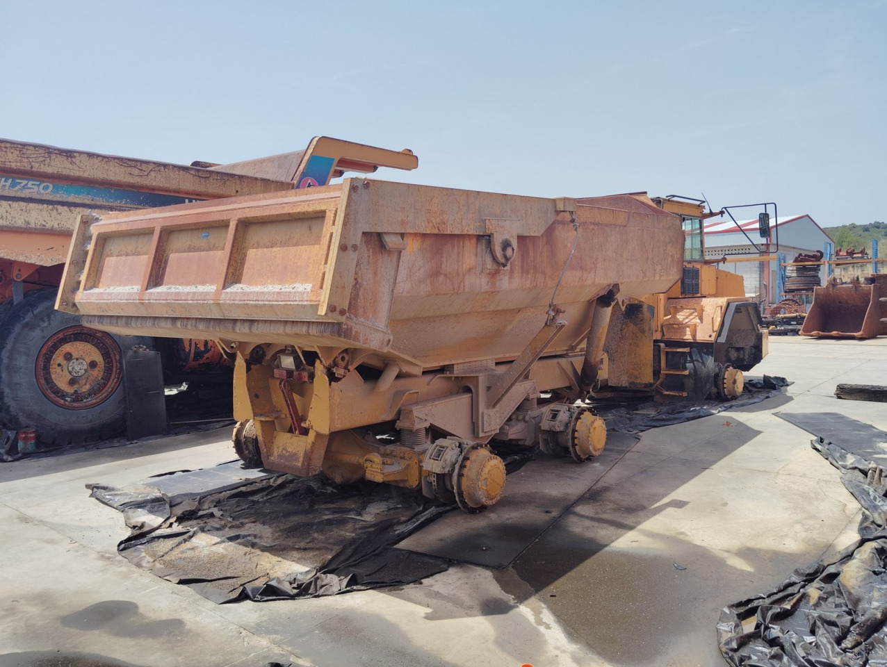 DUMPER ARTICULADO VOLVO A35 - Csuklós dömper: 4 kép. DUMPER ARTICULADO VOLVO A35 - Csuklós dömper: 4 kép.
