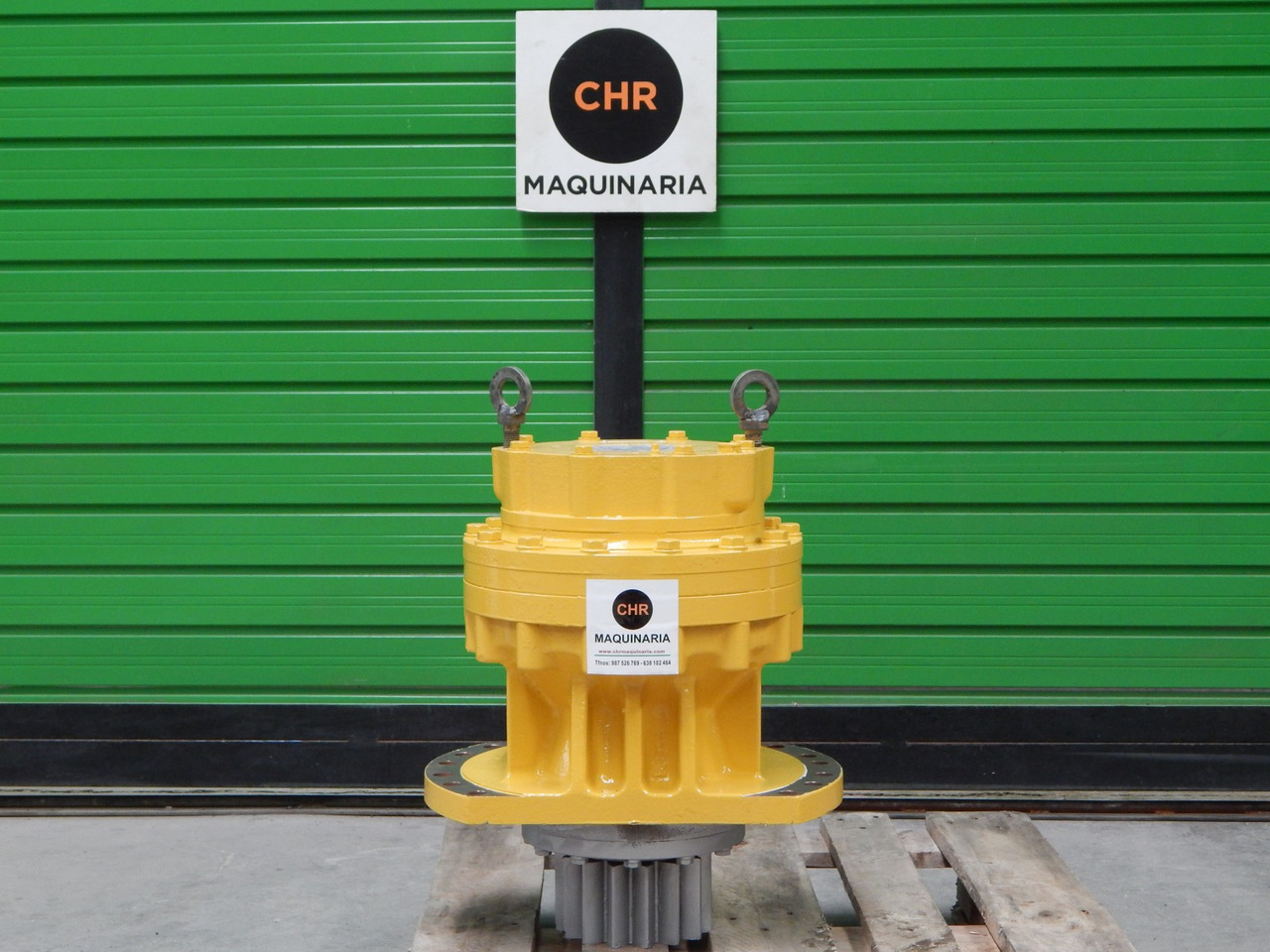 Swing Motor KOMATSU PC240-6 20Y-26-K1100 - Fordító motor - Építőipari gépek: 1 kép. Swing Motor KOMATSU PC240-6 20Y-26-K1100 - Fordító motor - Építőipari gépek: 1 kép.
