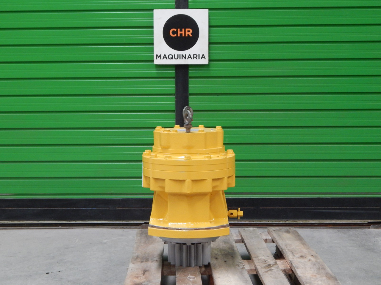 Swing Motor KOMATSU PC240-6 20Y-26-K1100 - Fordító motor - Építőipari gépek: 3 kép. Swing Motor KOMATSU PC240-6 20Y-26-K1100 - Fordító motor - Építőipari gépek: 3 kép.