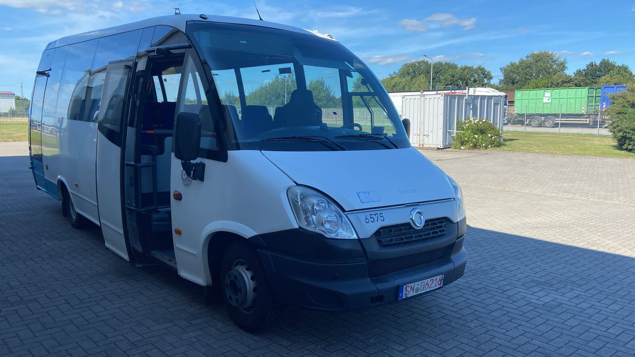 INDCAR WING - Városi busz: 1 kép. INDCAR WING - Városi busz: 1 kép.