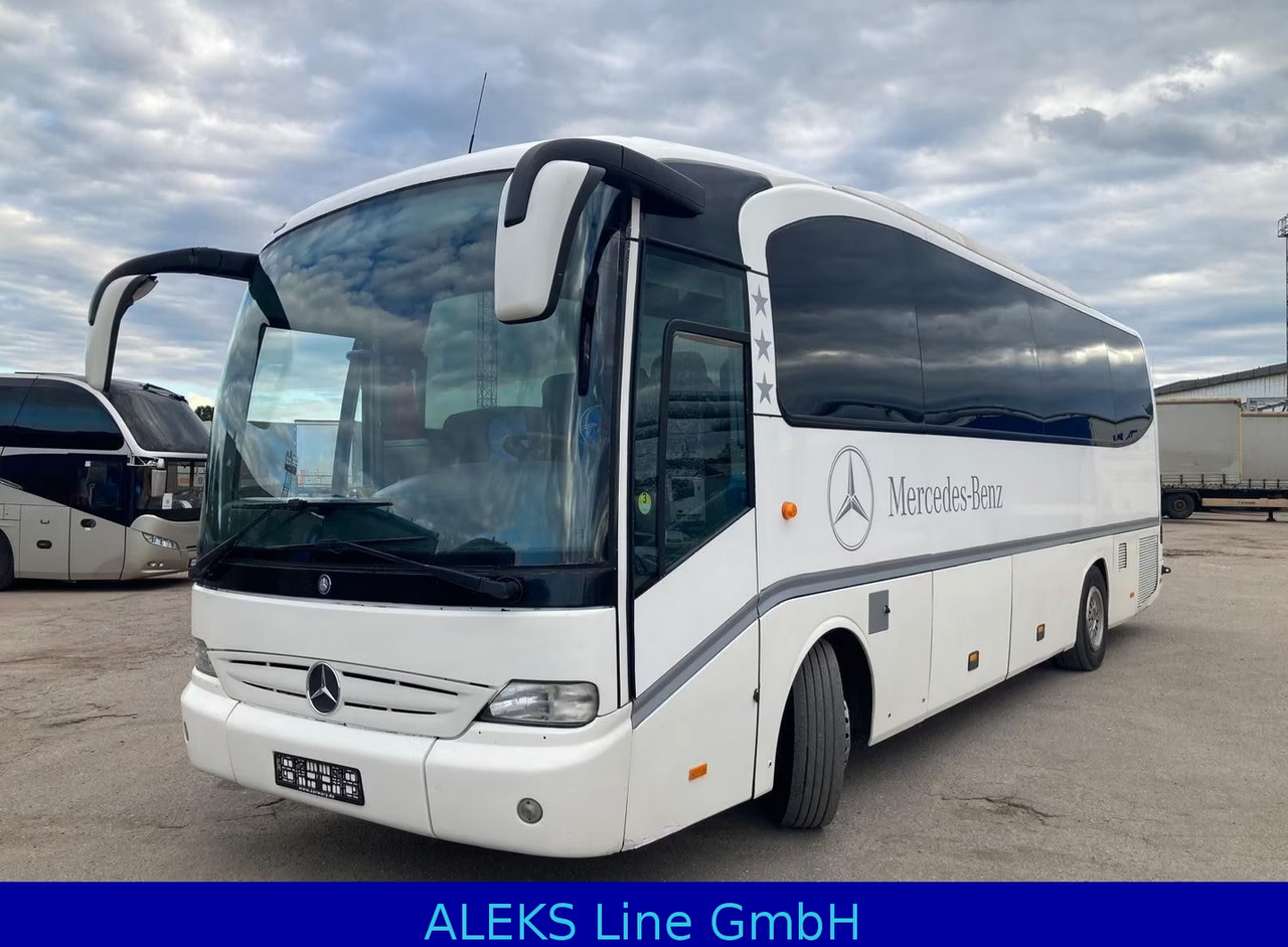 Mercedes-Benz O 510 Tourino - Távolsági busz: 1 kép. Mercedes-Benz O 510 Tourino - Távolsági busz: 1 kép.