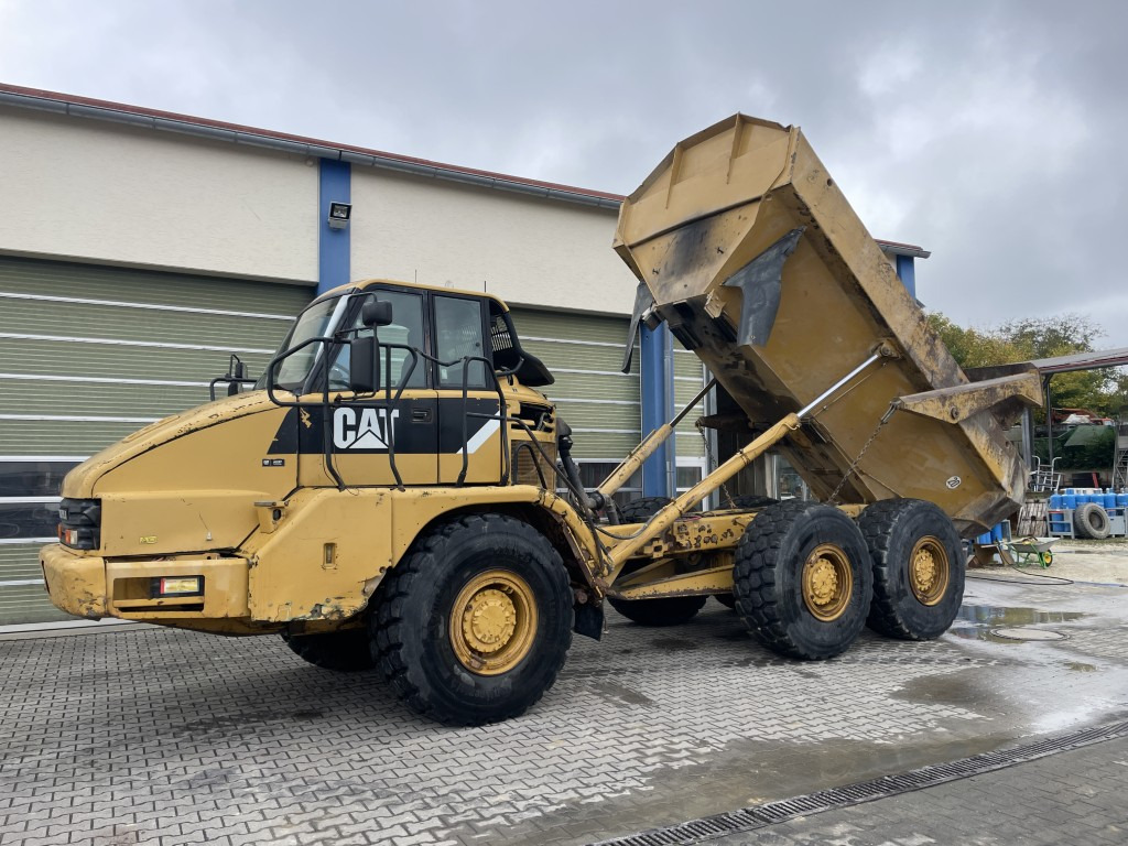 CAT 730 - Csuklós dömper: 1 kép. CAT 730 - Csuklós dömper: 1 kép.