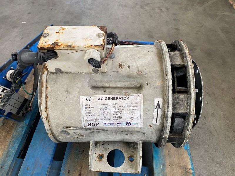 AC Generator 20 KVA generatordeel Alternator - Áramfejlesztő: 1 kép. AC Generator 20 KVA generatordeel Alternator - Áramfejlesztő: 1 kép.