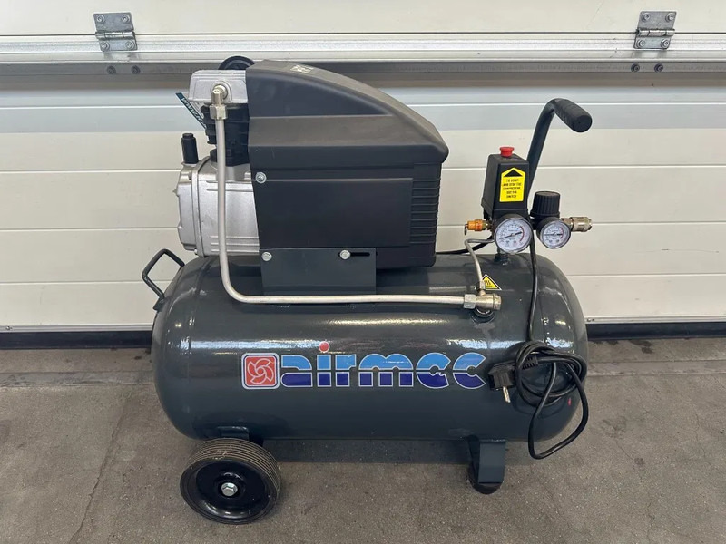 Airmec FIAC 2 PK 170 L / min 8 Bar Elektrische Zuigercompressor Overstock - Légkompresszor: 1 kép. Airmec FIAC 2 PK 170 L / min 8 Bar Elektrische Zuigercompressor Overstock - Légkompresszor: 1 kép.
