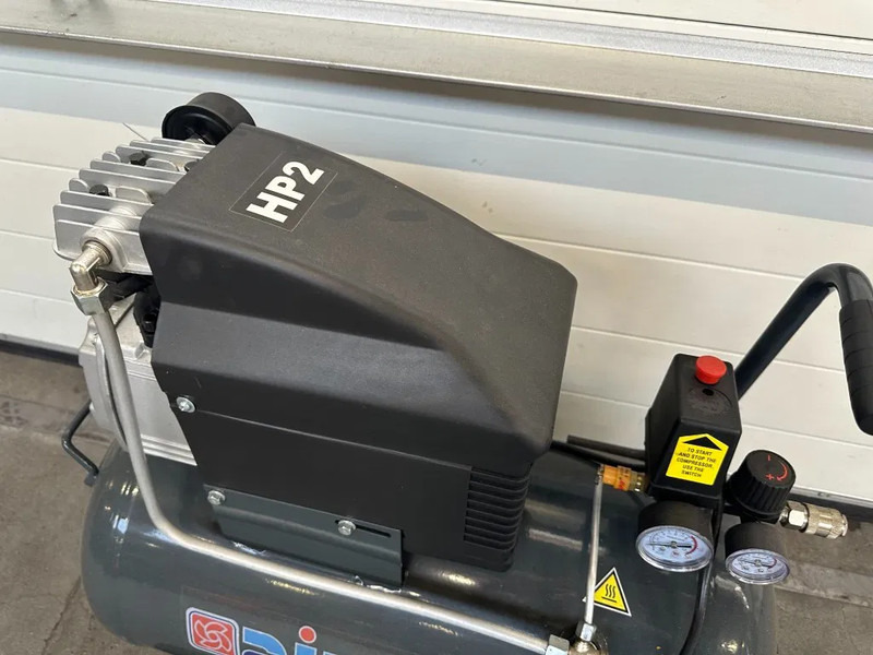 Airmec FIAC 2 PK 170 L / min 8 Bar Elektrische Zuigercompressor Overstock - Légkompresszor: 5 kép. Airmec FIAC 2 PK 170 L / min 8 Bar Elektrische Zuigercompressor Overstock - Légkompresszor: 5 kép.