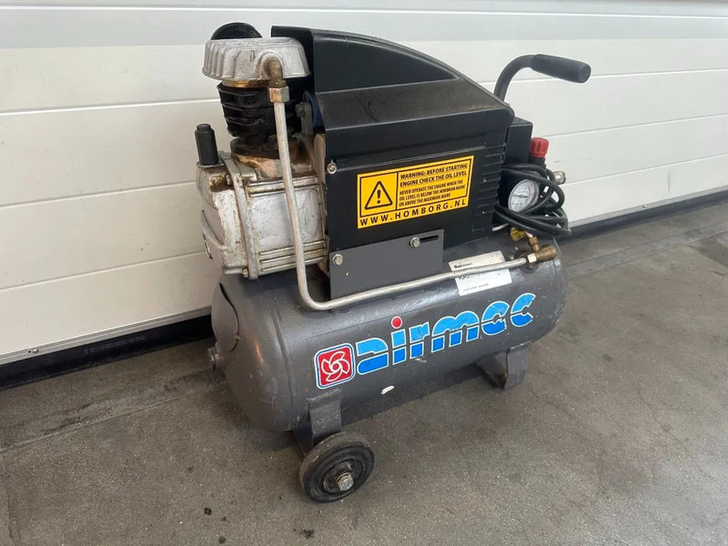Airmec FIAC BXA 25200 Elektrische Zuigercompressor 2 PK 150 L / min 8 Bar - Légkompresszor: 2 kép. Airmec FIAC BXA 25200 Elektrische Zuigercompressor 2 PK 150 L / min 8 Bar - Légkompresszor: 2 kép.