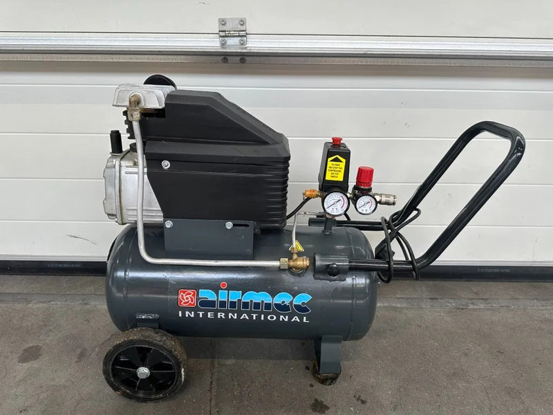 Airmec KA25200 C 2 PK 200 L / min 8 Bar Elektrische Zuigercompressor - Légkompresszor: 1 kép. Airmec KA25200 C 2 PK 200 L / min 8 Bar Elektrische Zuigercompressor - Légkompresszor: 1 kép.