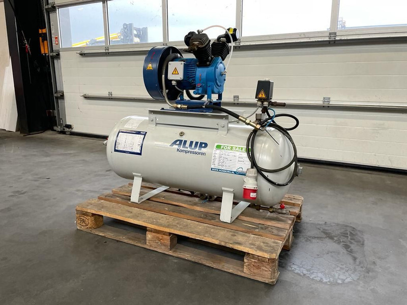Alup 2.2 kW 240 L / min 10 Bar Elektrische Zuigercompressor op ketel - Légkompresszor: 2 kép. Alup 2.2 kW 240 L / min 10 Bar Elektrische Zuigercompressor op ketel - Légkompresszor: 2 kép.