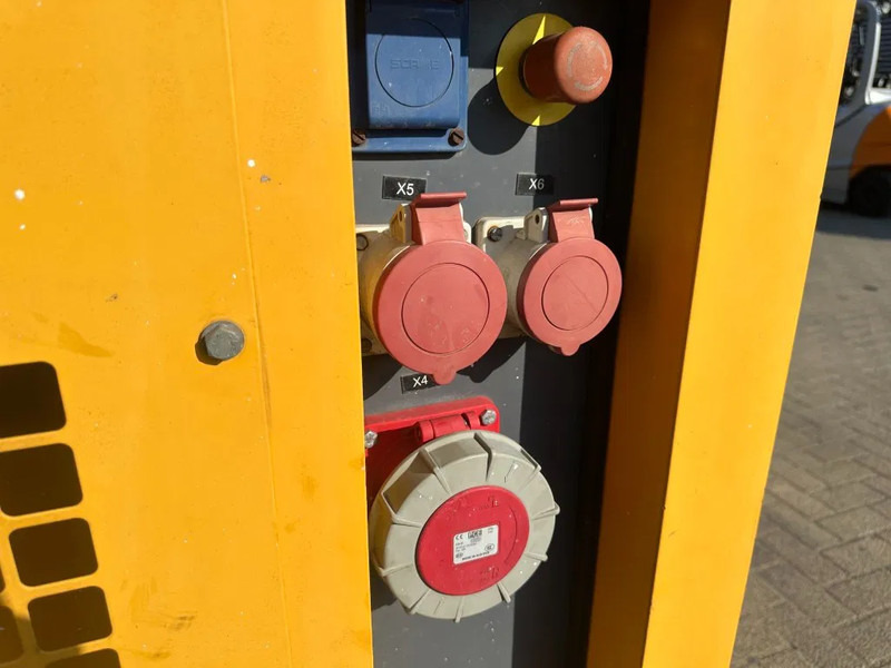Áramfejlesztő Atlas-Copco QAS 60 Perkins Leroy Somer 60 kVA Silent Rental generatorset: 17 kép.