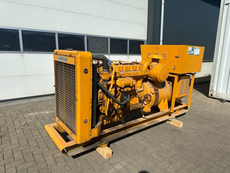 Caterpillar 3306 Leroy Somer 160 kVA noodstroom generatorset 869 hours - Áramfejlesztő: 2 kép. Caterpillar 3306 Leroy Somer 160 kVA noodstroom generatorset 869 hours - Áramfejlesztő: 2 kép.
