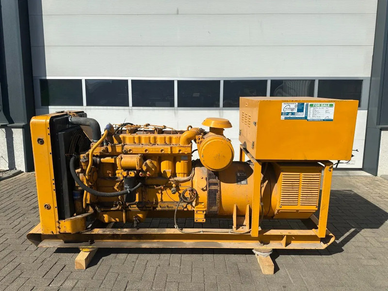 Caterpillar 3306 Leroy Somer 160 kVA noodstroom generatorset 869 hours - Áramfejlesztő: 1 kép. Caterpillar 3306 Leroy Somer 160 kVA noodstroom generatorset 869 hours - Áramfejlesztő: 1 kép.