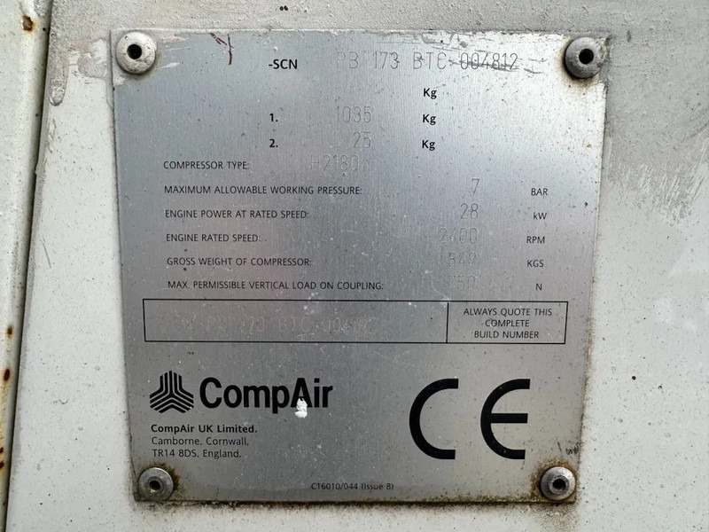 Compair H2180 Deutz 2.1 m3 / min 28 kW 7 Bar Mobiele Diesel Compressor met kenteken - Légkompresszor: 3 kép. Compair H2180 Deutz 2.1 m3 / min 28 kW 7 Bar Mobiele Diesel Compressor met kenteken - Légkompresszor: 3 kép.