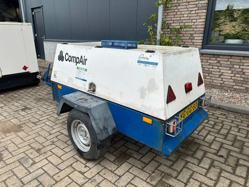 Compair H2180 Deutz 2.1 m3 / min 28 kW 7 Bar Mobiele Diesel Compressor met kenteken - Légkompresszor: 5 kép. Compair H2180 Deutz 2.1 m3 / min 28 kW 7 Bar Mobiele Diesel Compressor met kenteken - Légkompresszor: 5 kép.