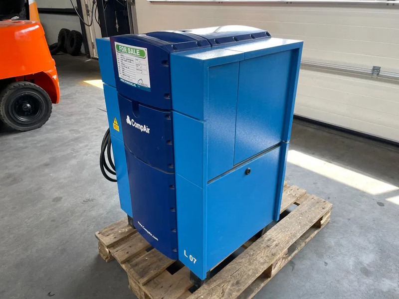Compair L07 - 7,5A Schroefcompressor 750L/min als nieuw! - Légkompresszor: 3 kép. Compair L07 - 7,5A Schroefcompressor 750L/min als nieuw! - Légkompresszor: 3 kép.
