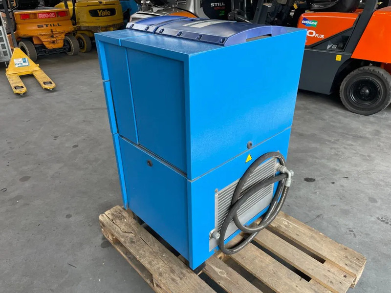 Compair L07 - 7,5A Schroefcompressor 750L/min als nieuw! - Légkompresszor: 5 kép. Compair L07 - 7,5A Schroefcompressor 750L/min als nieuw! - Légkompresszor: 5 kép.