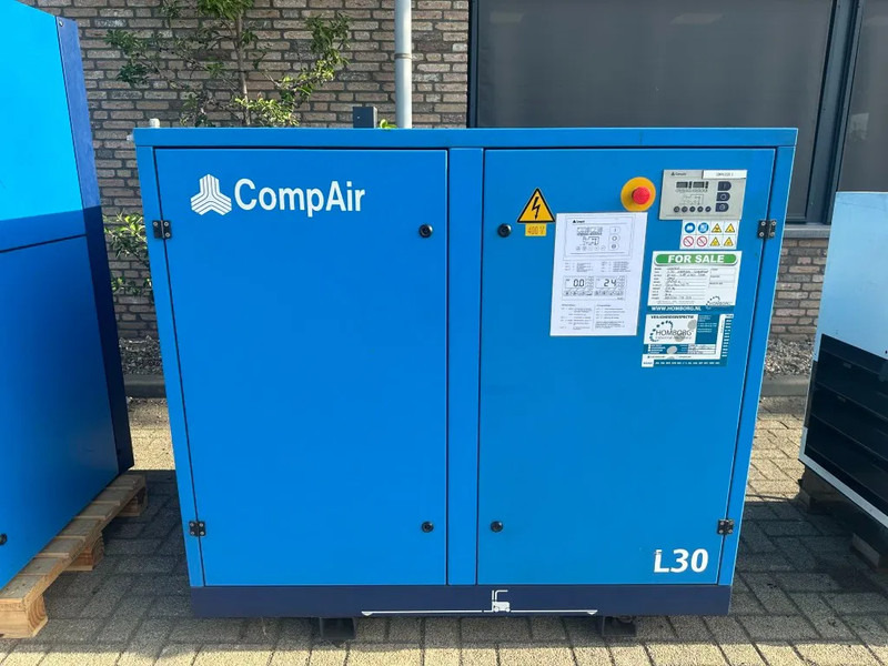 Compair L30 Elektrische Schroefcompressor 30 kW 4.88 m3 / min 7.5 Bar - Légkompresszor: 1 kép. Compair L30 Elektrische Schroefcompressor 30 kW 4.88 m3 / min 7.5 Bar - Légkompresszor: 1 kép.