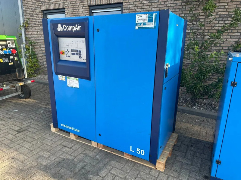 Compair L50 - 10A 45 kW 7.55 m3 / min 10 Bar Elektrische Schroefcompressor - Légkompresszor: 4 kép. Compair L50 - 10A 45 kW 7.55 m3 / min 10 Bar Elektrische Schroefcompressor - Légkompresszor: 4 kép.