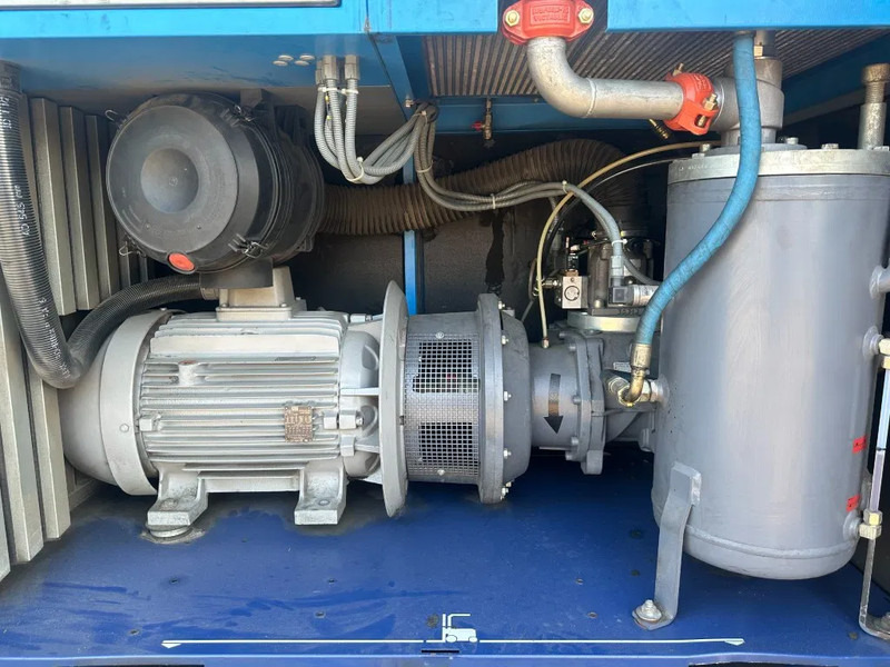 Compair L50 - 10A 45 kW 7.55 m3 / min 10 Bar Elektrische Schroefcompressor - Légkompresszor: 3 kép. Compair L50 - 10A 45 kW 7.55 m3 / min 10 Bar Elektrische Schroefcompressor - Légkompresszor: 3 kép.
