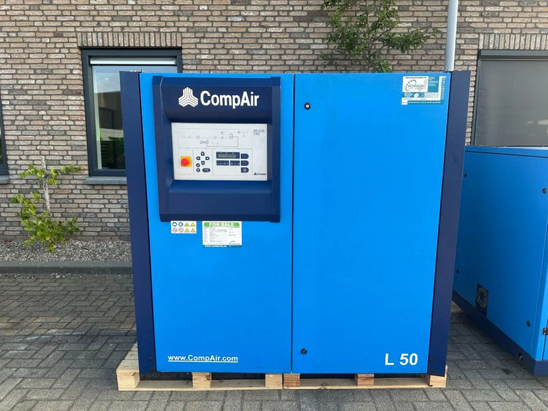 Compair L50 - 10A 45 kW 7.55 m3 / min 10 Bar Elektrische Schroefcompressor - Légkompresszor: 1 kép. Compair L50 - 10A 45 kW 7.55 m3 / min 10 Bar Elektrische Schroefcompressor - Légkompresszor: 1 kép.