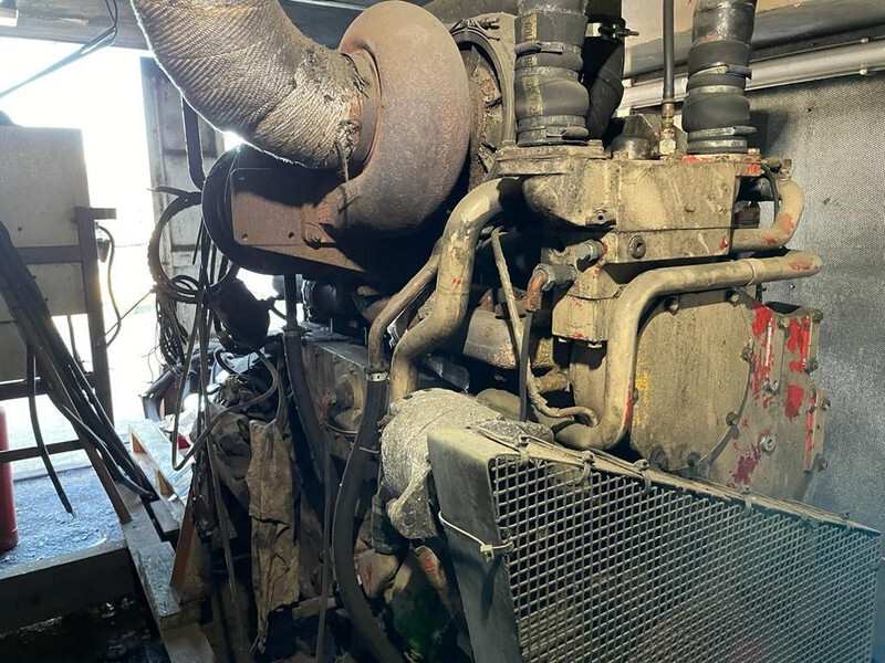 Áramfejlesztő Cummins KTTA 19 C Dieselmotor in container 585 PK: 10 kép.