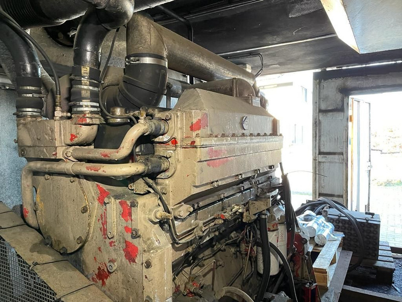 Áramfejlesztő Cummins KTTA 19 C Dieselmotor in container 585 PK: 12 kép.