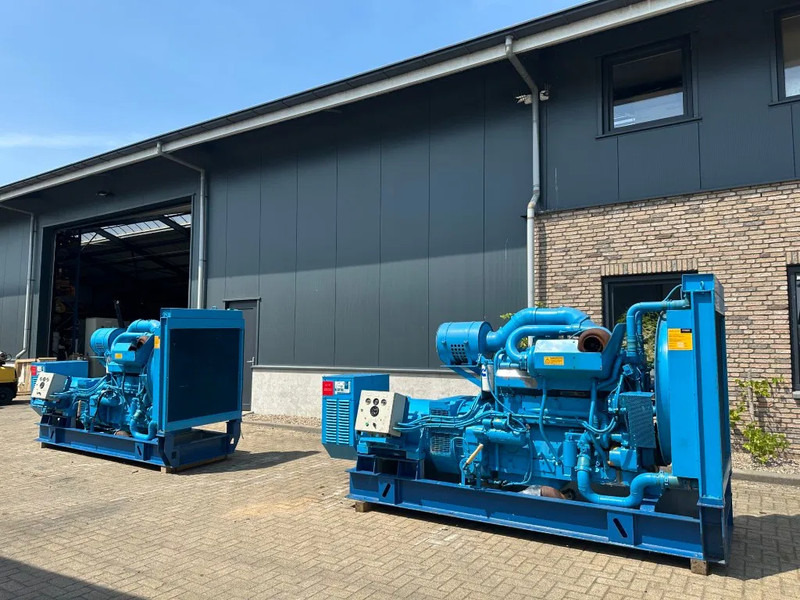 Cummins KTTA 19 G Radiateur Koeler Radiator 700 PK - Motor - Anyagmozgató gép: 4 kép. Cummins KTTA 19 G Radiateur Koeler Radiator 700 PK - Motor - Anyagmozgató gép: 4 kép.