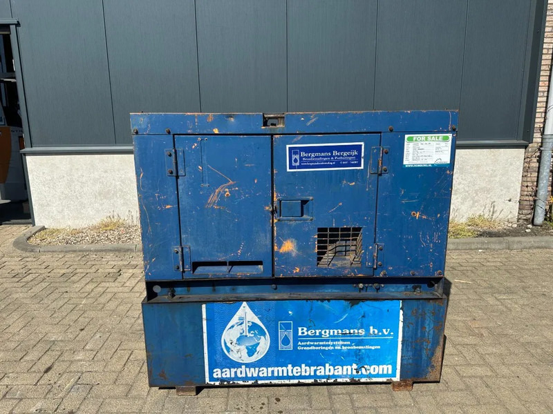 Denyo Kubota Mecc Alte Spa 13 kVA Silent generatorset - Áramfejlesztő: 2 kép. Denyo Kubota Mecc Alte Spa 13 kVA Silent generatorset - Áramfejlesztő: 2 kép.