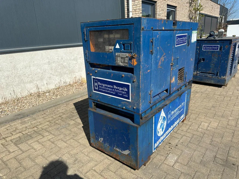 Denyo Kubota Mecc Alte Spa 13 kVA Silent generatorset - Áramfejlesztő: 1 kép. Denyo Kubota Mecc Alte Spa 13 kVA Silent generatorset - Áramfejlesztő: 1 kép.