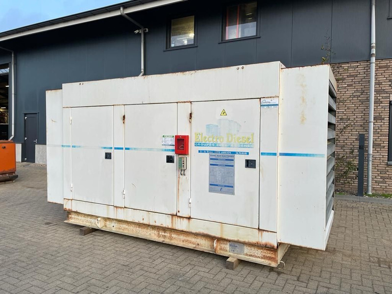 Detroit Leroy Somer 500 kVA Silent generatorset - Áramfejlesztő: 2 kép. Detroit Leroy Somer 500 kVA Silent generatorset - Áramfejlesztő: 2 kép.