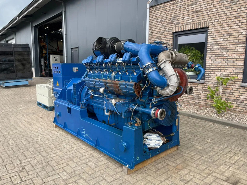 Deutz Gasset 800 / 1110 kVA Stamford generatorset - Áramfejlesztő: 3 kép. Deutz Gasset 800 / 1110 kVA Stamford generatorset - Áramfejlesztő: 3 kép.