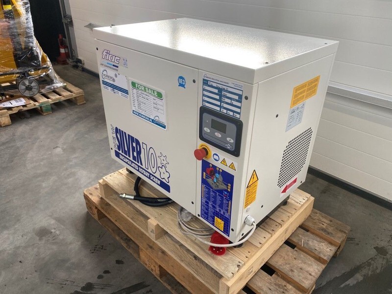 Fiac New Silver 10 Silent 7.5 kW 860 L / min 10 bar Elektrische Schroefcompressor - Légkompresszor: 3 kép. Fiac New Silver 10 Silent 7.5 kW 860 L / min 10 bar Elektrische Schroefcompressor - Légkompresszor: 3 kép.