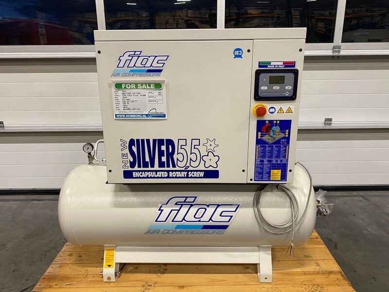Fiac NewSilver 5.5 / 200 Silent 4 kW 450 L / min 10 Bar Elektrische Schroefcompressor met ketel - Légkompresszor: 2 kép. Fiac NewSilver 5.5 / 200 Silent 4 kW 450 L / min 10 Bar Elektrische Schroefcompressor met ketel - Légkompresszor: 2 kép.