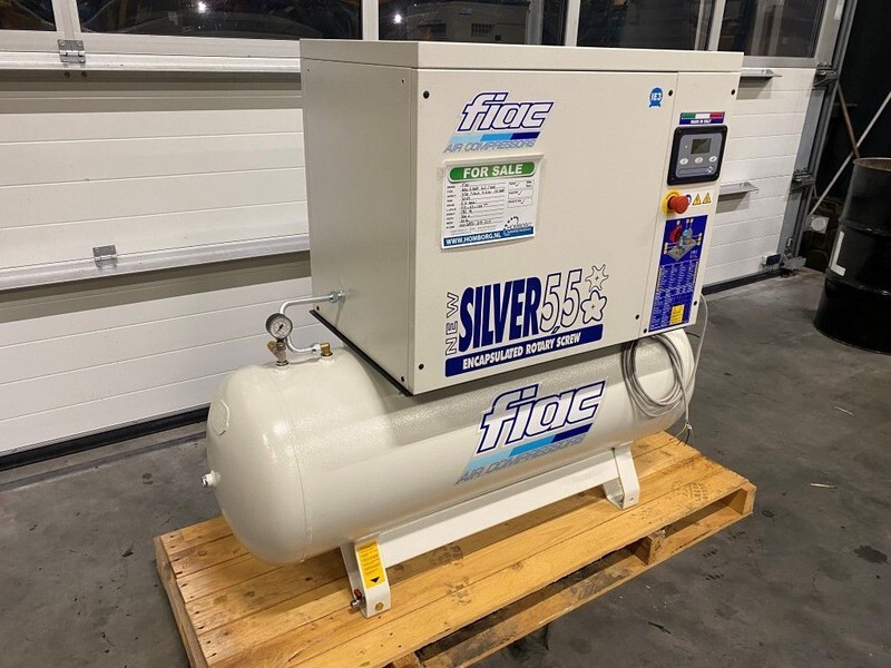 Fiac NewSilver 5.5 / 200 Silent 4 kW 450 L / min 10 Bar Elektrische Schroefcompressor met ketel - Légkompresszor: 3 kép. Fiac NewSilver 5.5 / 200 Silent 4 kW 450 L / min 10 Bar Elektrische Schroefcompressor met ketel - Légkompresszor: 3 kép.