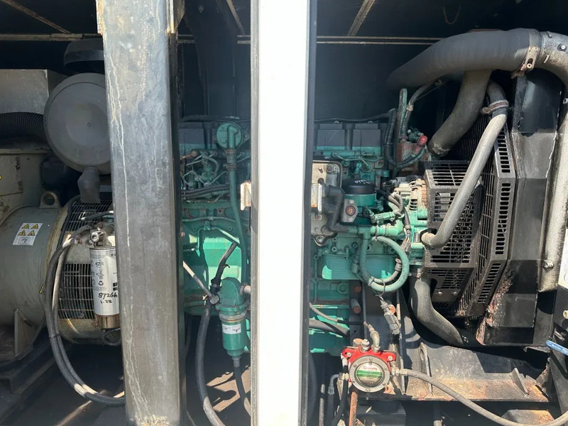 GESAN DVR 250 Volvo Leroy Somer 275 kVA Silent Rental generatorset - Áramfejlesztő: 2 kép. GESAN DVR 250 Volvo Leroy Somer 275 kVA Silent Rental generatorset - Áramfejlesztő: 2 kép.