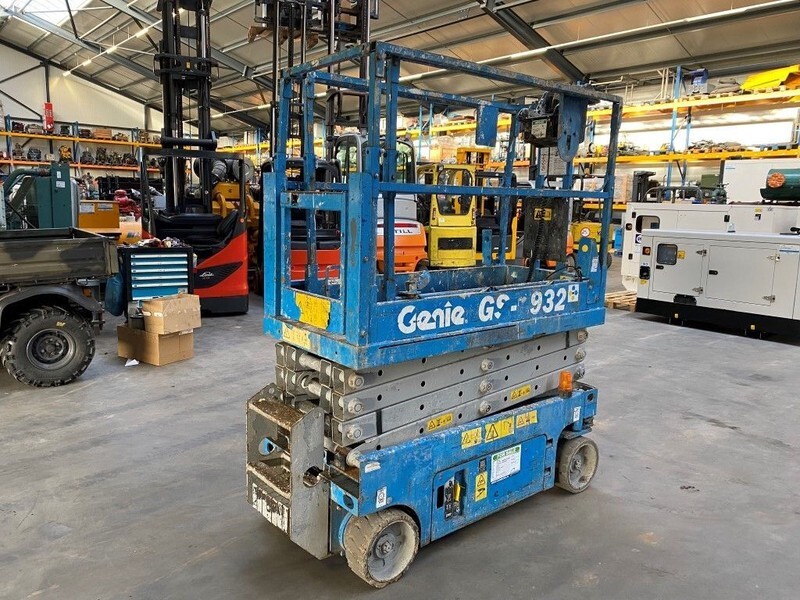 Genie GS 1932 Elektrische Schaarhoogwerker 7.8 meter werkhoogte 538 uur ! - Ollós emelő: 4 kép. Genie GS 1932 Elektrische Schaarhoogwerker 7.8 meter werkhoogte 538 uur ! - Ollós emelő: 4 kép.
