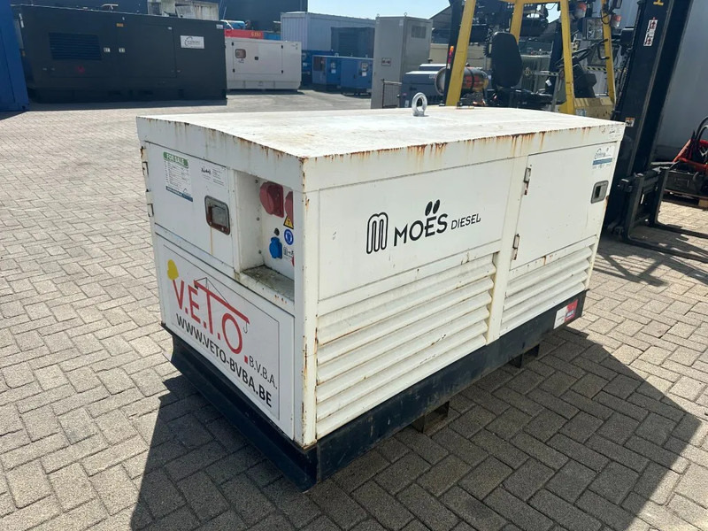 Hatz 3L41C Silentpack 22.5 kVA Silent generatorset - Áramfejlesztő: 3 kép. Hatz 3L41C Silentpack 22.5 kVA Silent generatorset - Áramfejlesztő: 3 kép.