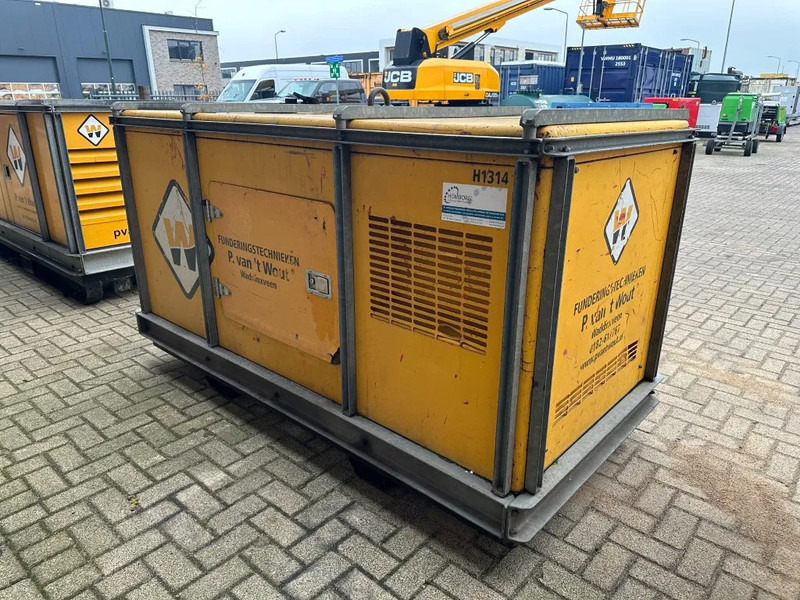 Himoinsa Iveco Stamford 40 kVA Silent generatorset - Áramfejlesztő: 5 kép. Himoinsa Iveco Stamford 40 kVA Silent generatorset - Áramfejlesztő: 5 kép.