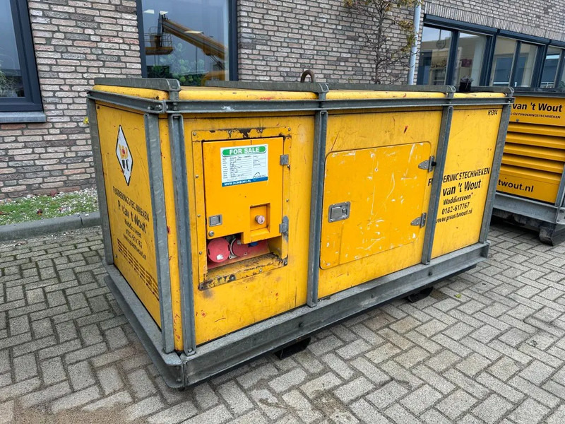 Himoinsa Iveco Stamford 40 kVA Silent generatorset - Áramfejlesztő: 3 kép. Himoinsa Iveco Stamford 40 kVA Silent generatorset - Áramfejlesztő: 3 kép.
