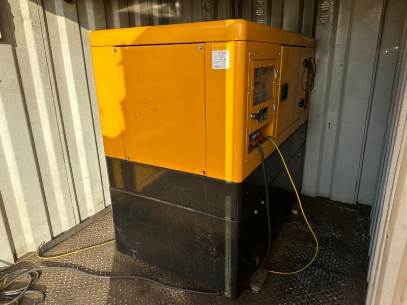 Himoinsa Lombardini LDW 1003 Mecc Alte Spa 9 kVA Supersilent generatorset in 8 ft container - Áramfejlesztő: 4 kép. Himoinsa Lombardini LDW 1003 Mecc Alte Spa 9 kVA Supersilent generatorset in 8 ft container - Áramfejlesztő: 4 kép.