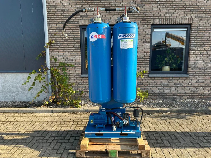 Hogedruk Hogedruk Luchtstart Air starter 30 Bar 15 kW 2 x 150 liter air tank - Vízszivattyú: 1 kép. Hogedruk Hogedruk Luchtstart Air starter 30 Bar 15 kW 2 x 150 liter air tank - Vízszivattyú: 1 kép.