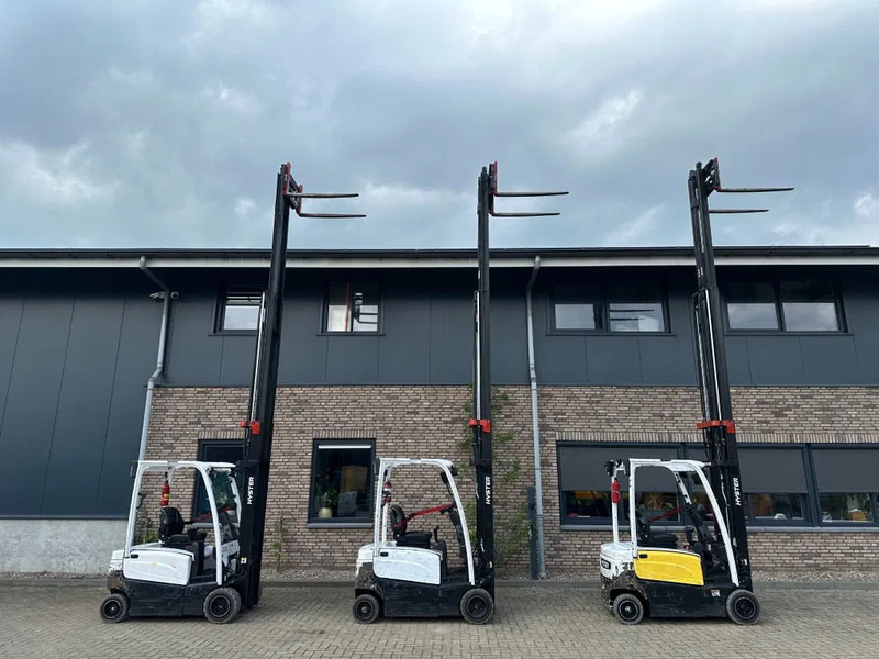 Hyster J1.8XN MWB 1.8 ton Triplex Freelift Sideshift Positioner Elektra Heftruck Accu 2023 - Elektromos targonca: 1 kép. Hyster J1.8XN MWB 1.8 ton Triplex Freelift Sideshift Positioner Elektra Heftruck Accu 2023 - Elektromos targonca: 1 kép.