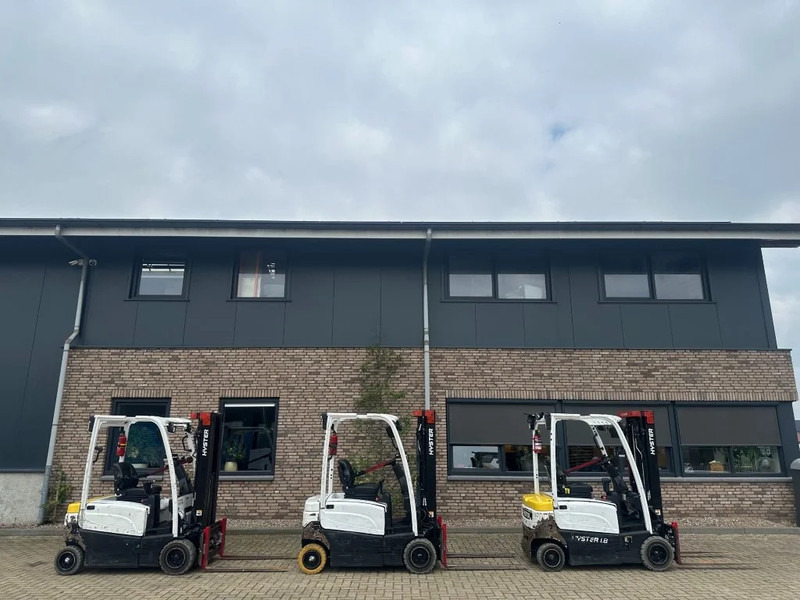 Hyster J1.8XN MWB 1.8 ton Triplex Freelift Sideshift Positioner Elektra Heftruck Accu 2023 - Villás targonca: 5 kép. Hyster J1.8XN MWB 1.8 ton Triplex Freelift Sideshift Positioner Elektra Heftruck Accu 2023 - Villás targonca: 5 kép.